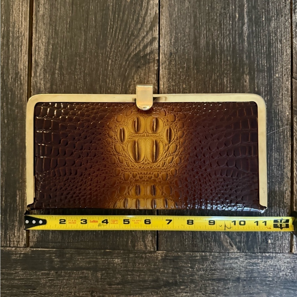 Vintage 1940’s Elegant Brown Authentic Crocodile-Embossed Clutch - Picture 5 of 9